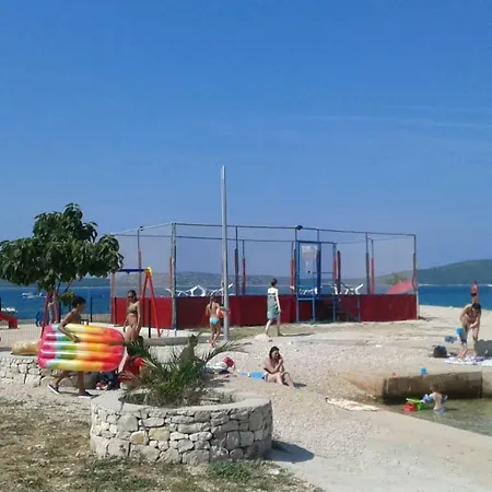 Vilma * Brodarica (Sibenik-Knin)